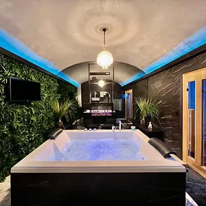 Apartment Romantic Wellness Colosseo, Rome